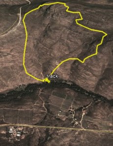 Jamaka farmhouse in foreground with road to Algeria. top left corner is the Niewoudt Pass