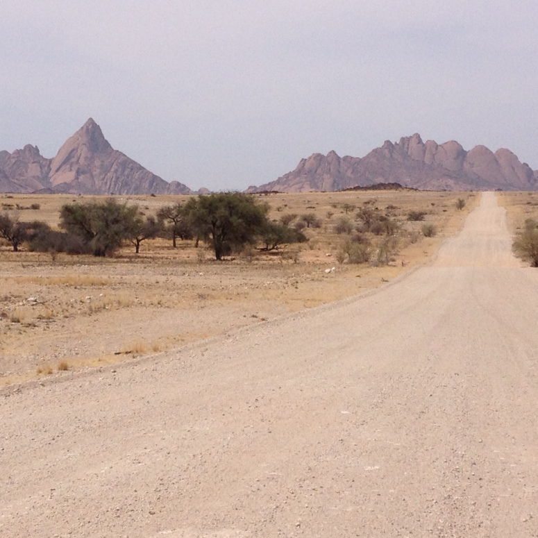 Gross Spitzkoppe left and the Pontoks (1 - 4) to the right